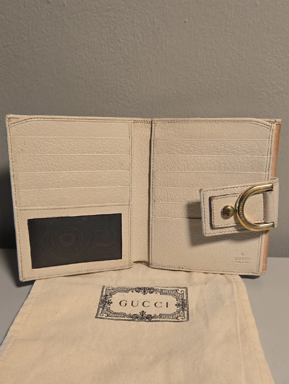 Gucci Pink Canvas Wallet with Cream Trim and Gold D-Ring - Picture 3 of 12